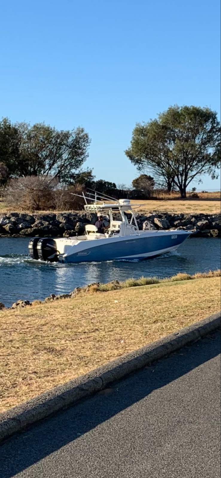 Boston Whaler 270 Outrage