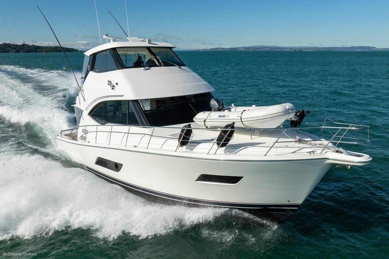 Riviera 52 Enclosed Flybridge