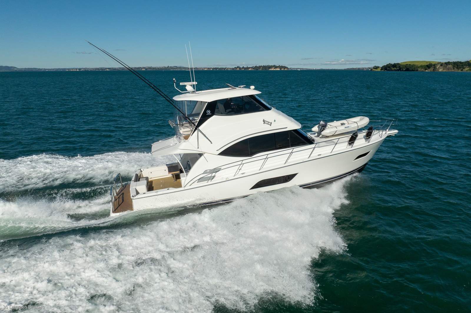 Riviera 52 Enclosed Flybridge