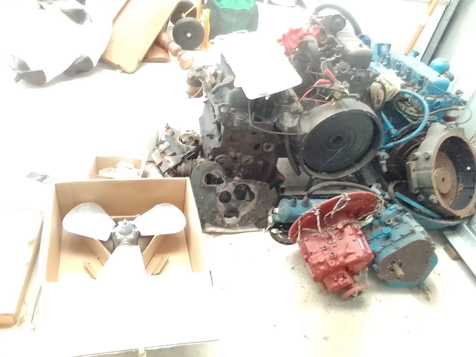 Perkins 4108, Perkins 4107/8 for parts. PRM Transmission, Autostream Prop