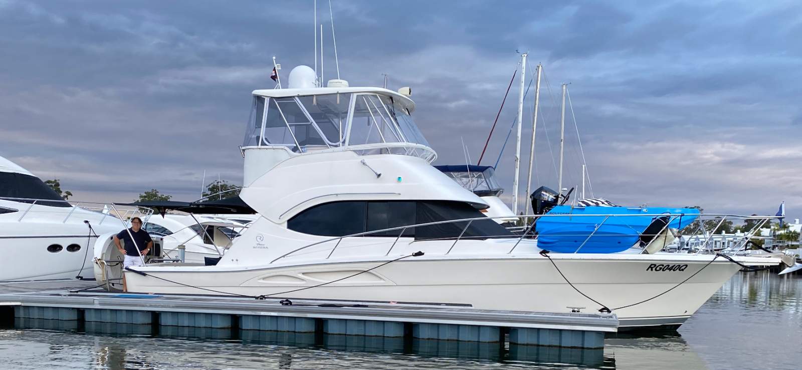 Riviera 40 Flybridge Platinum