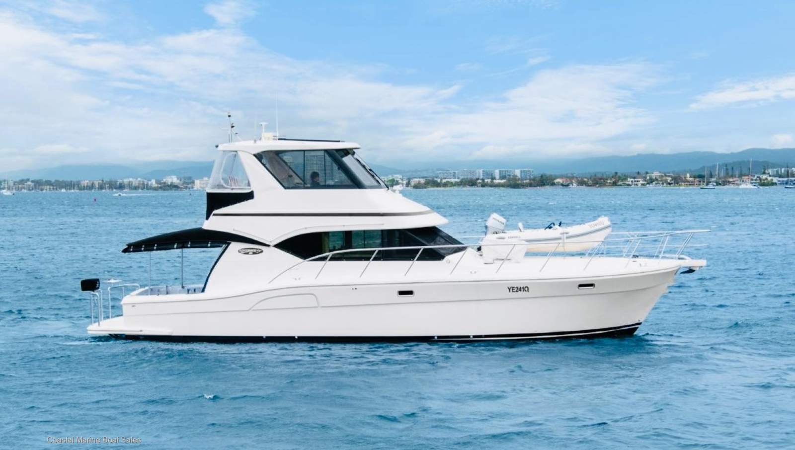 Kingfisher 50 Royale Enclosed Flybridge