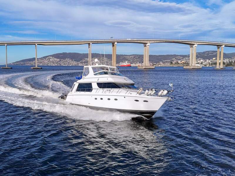 Carver 530 Voyager GREAT CONDITION, HUGE UPGRADES, ENORMOUS VOLUME!!