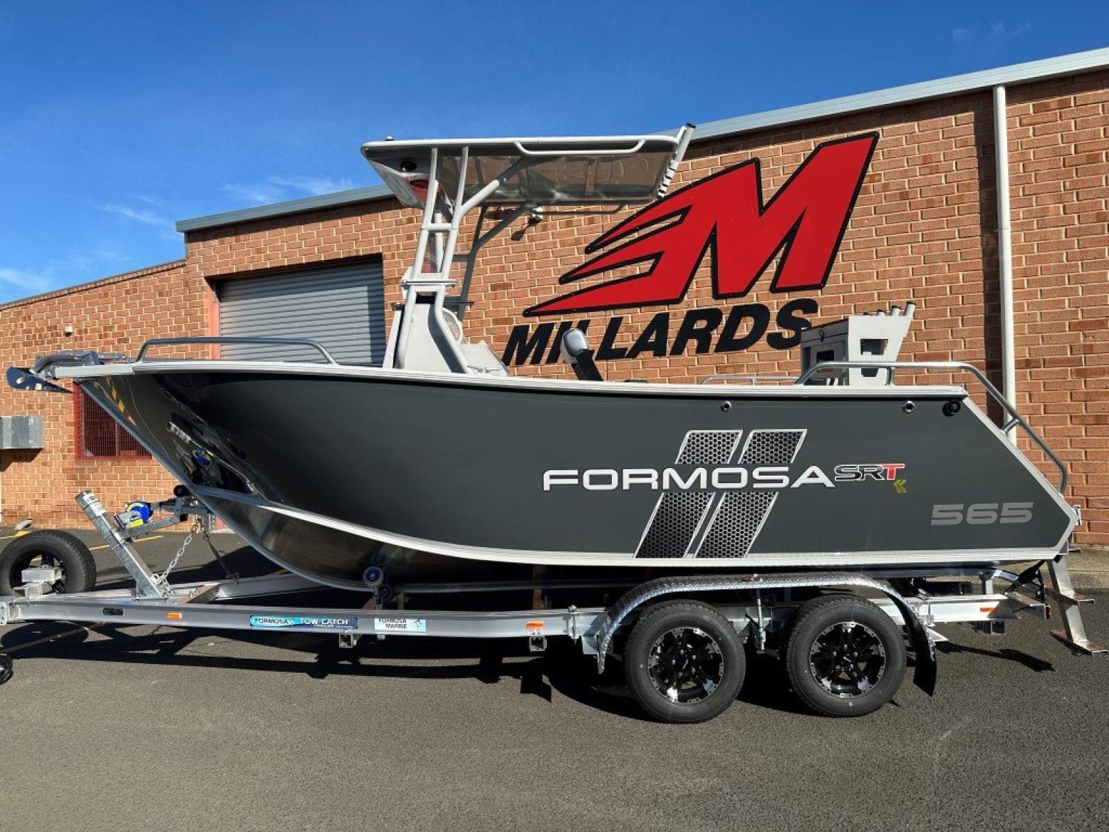 Formosa 565 SRT Centre Console