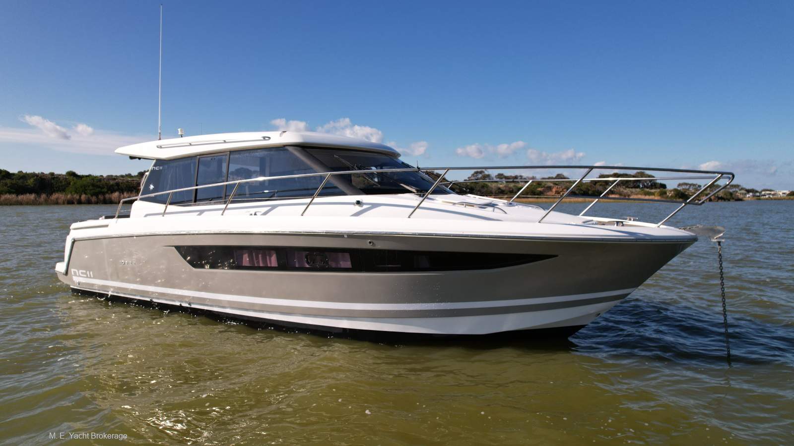 Jeanneau NC 11 Low hours