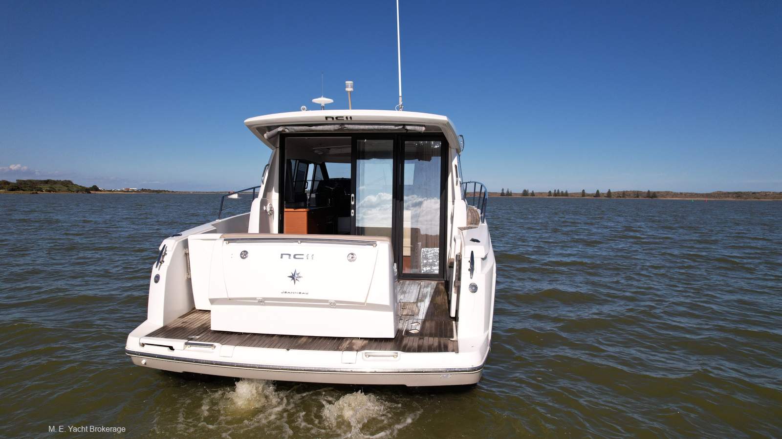 Jeanneau NC 11 Low hours