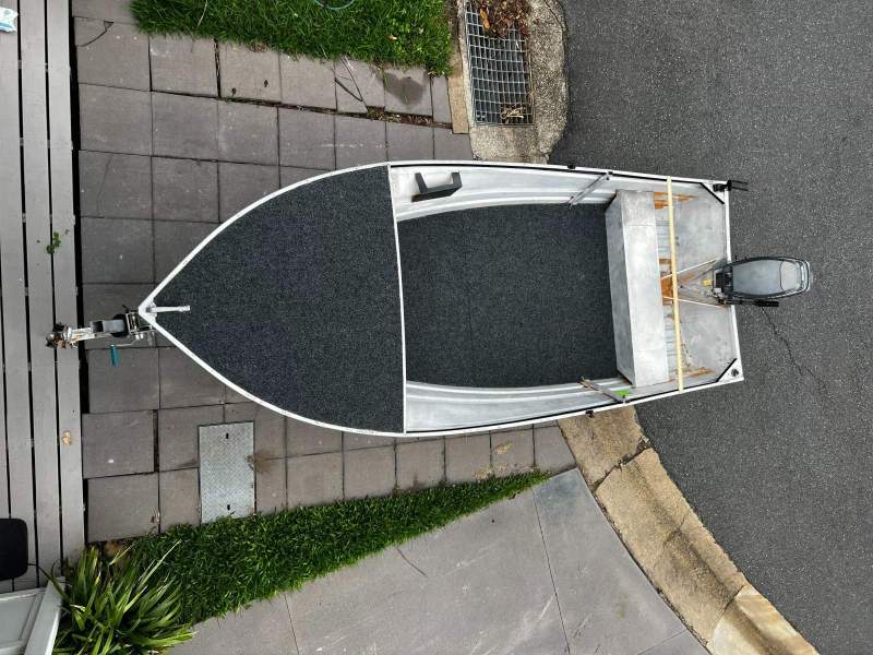 Tinny - Aluminum 4.05m with motor and trailer