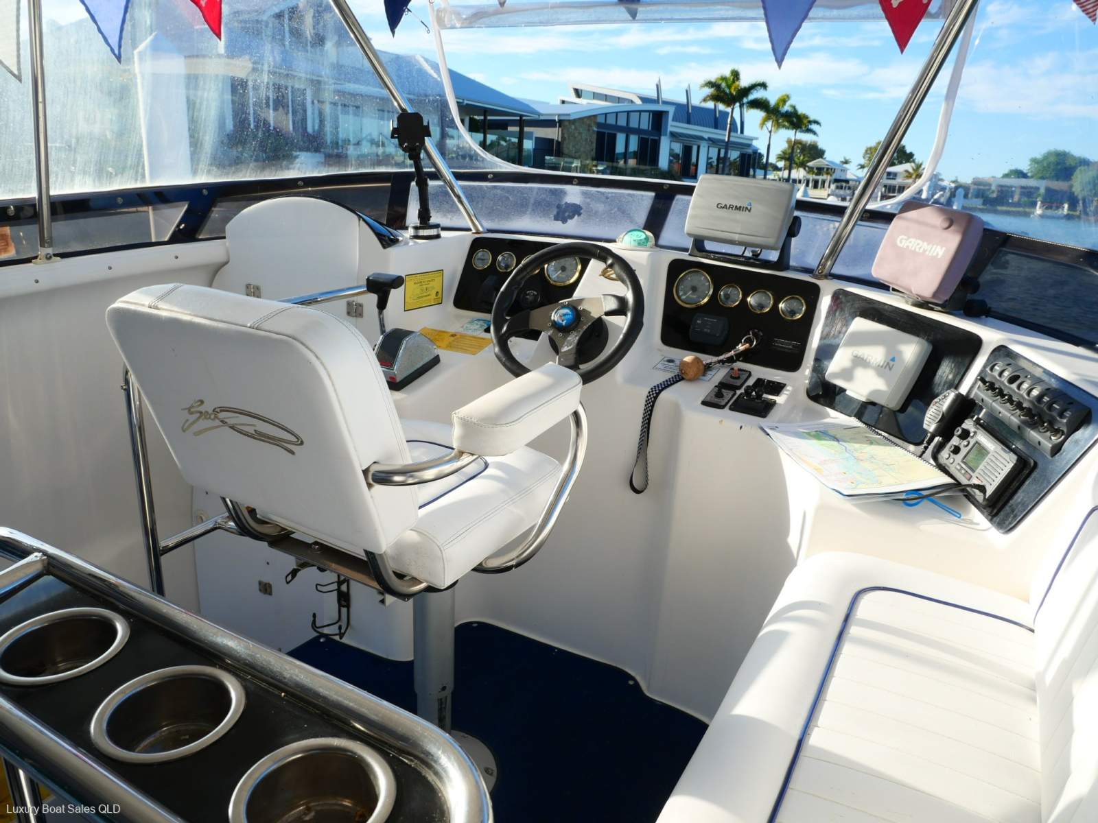Seaquest 2800 Sports Bridge Cruiser