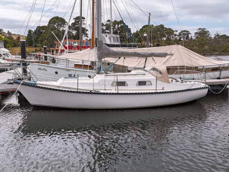 Sailmaster 845 EXCELLENT CONDITION, CAPABLE AND WELL EQUIPPED!