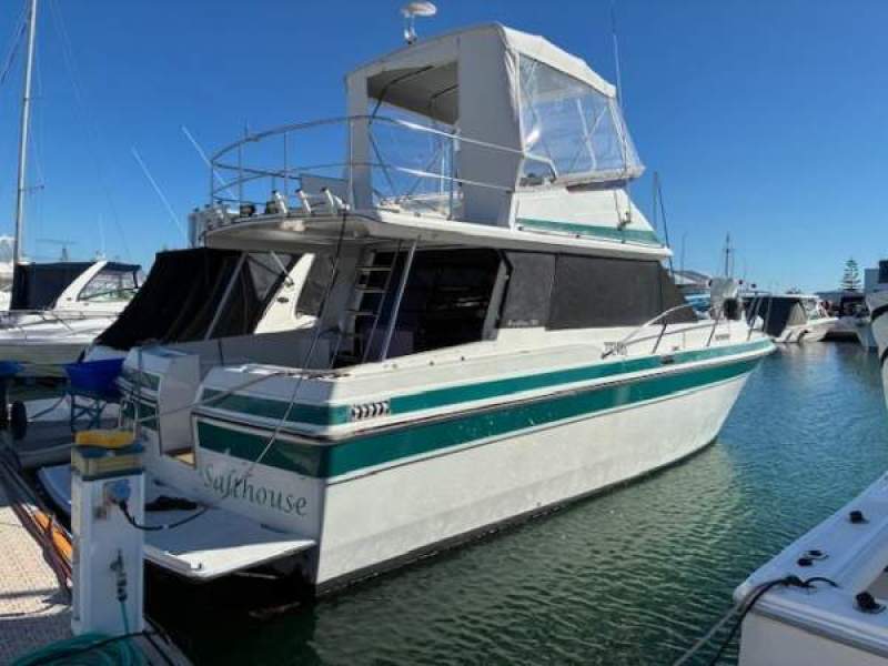Markline Flybridge Cruiser