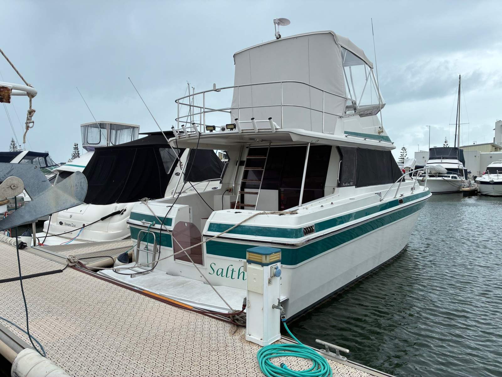 Markline Flybridge Cruiser