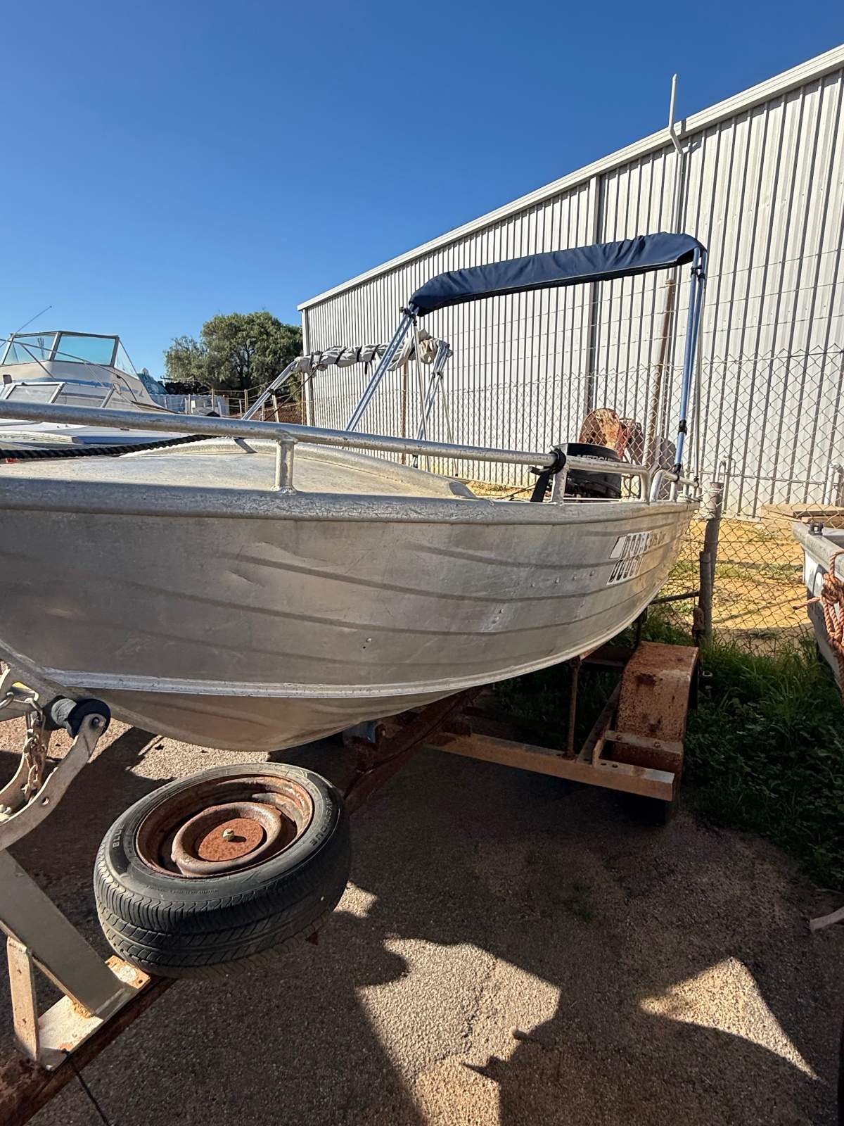 Quintrex 370 Dart