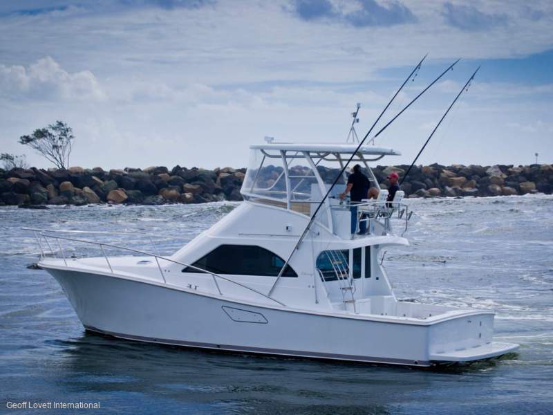 Deep V 400 Flybridge Sports Fisher