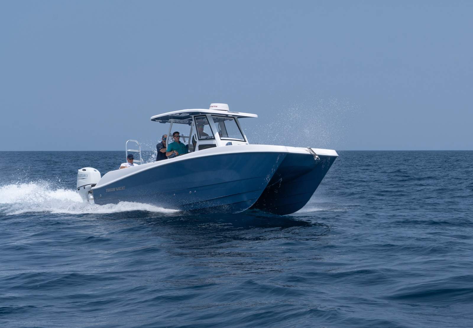Twin Vee GFX 260 CC - Twin 200hp outboards Including Licenced Trailer