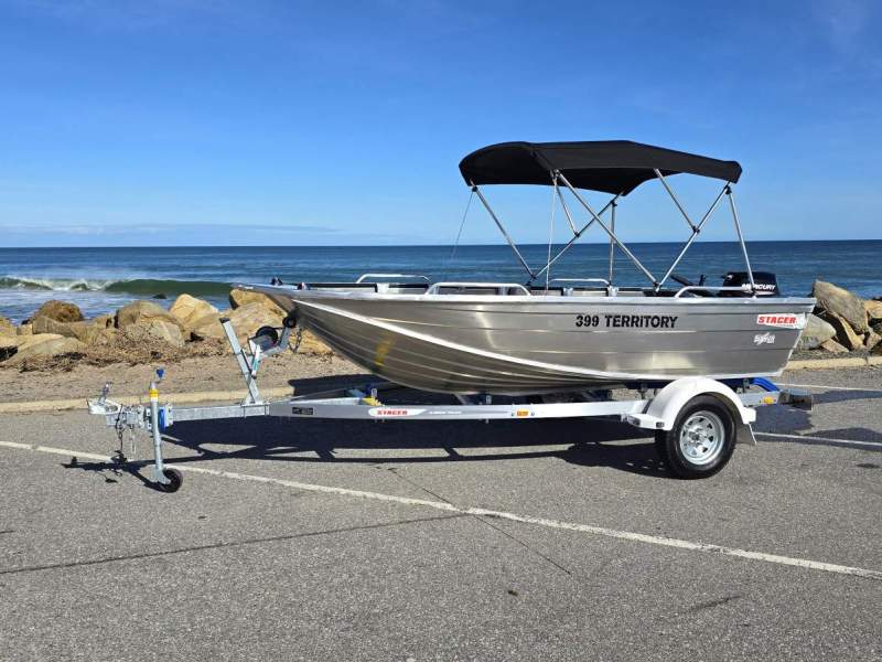 Stacer 399 Territory Striker