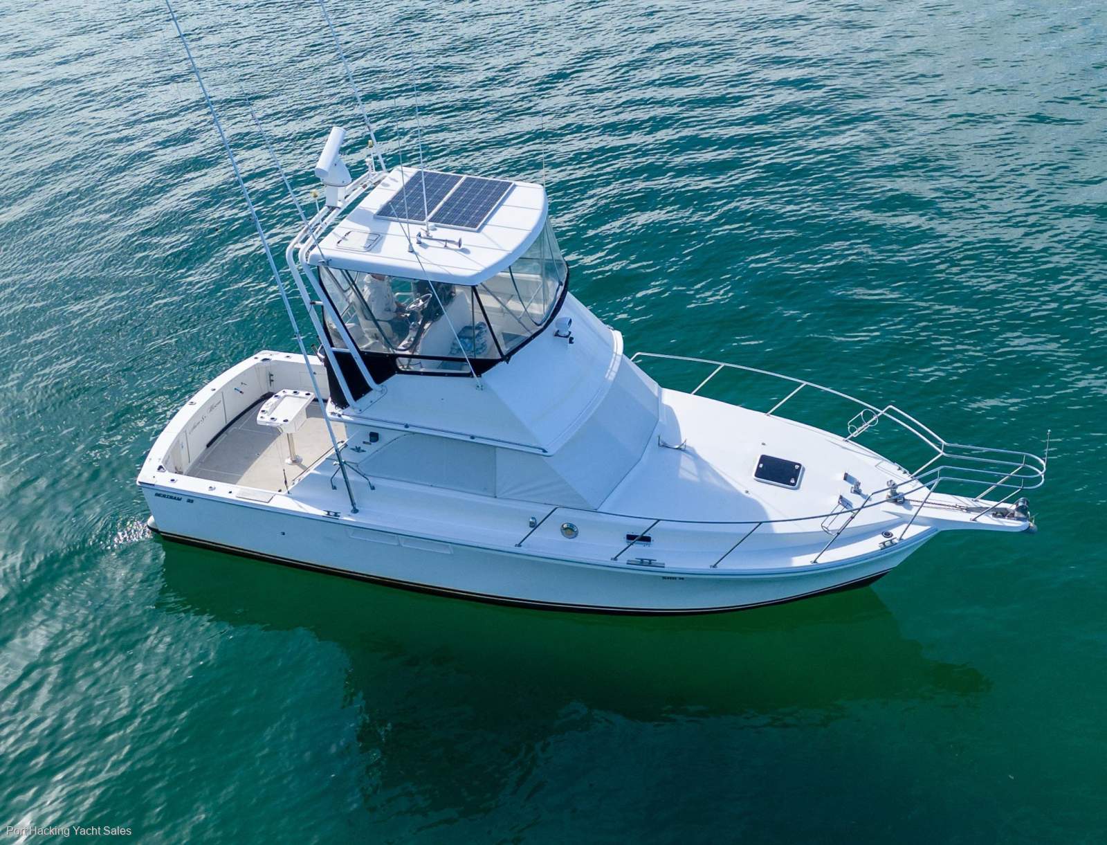 Caribbean 35 Flybridge Cruiser Diesel powered shaft driven