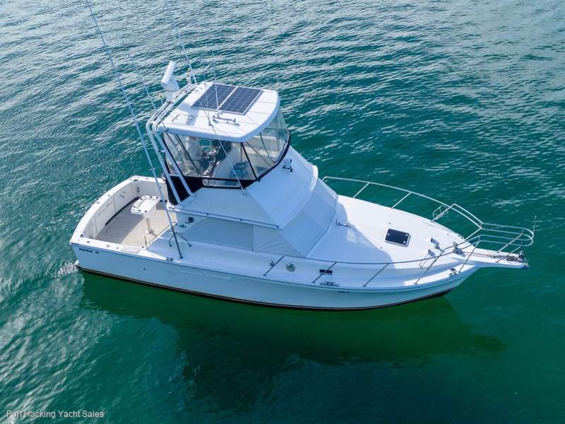 Caribbean 35 Flybridge Cruiser Diesel powered shaft driven