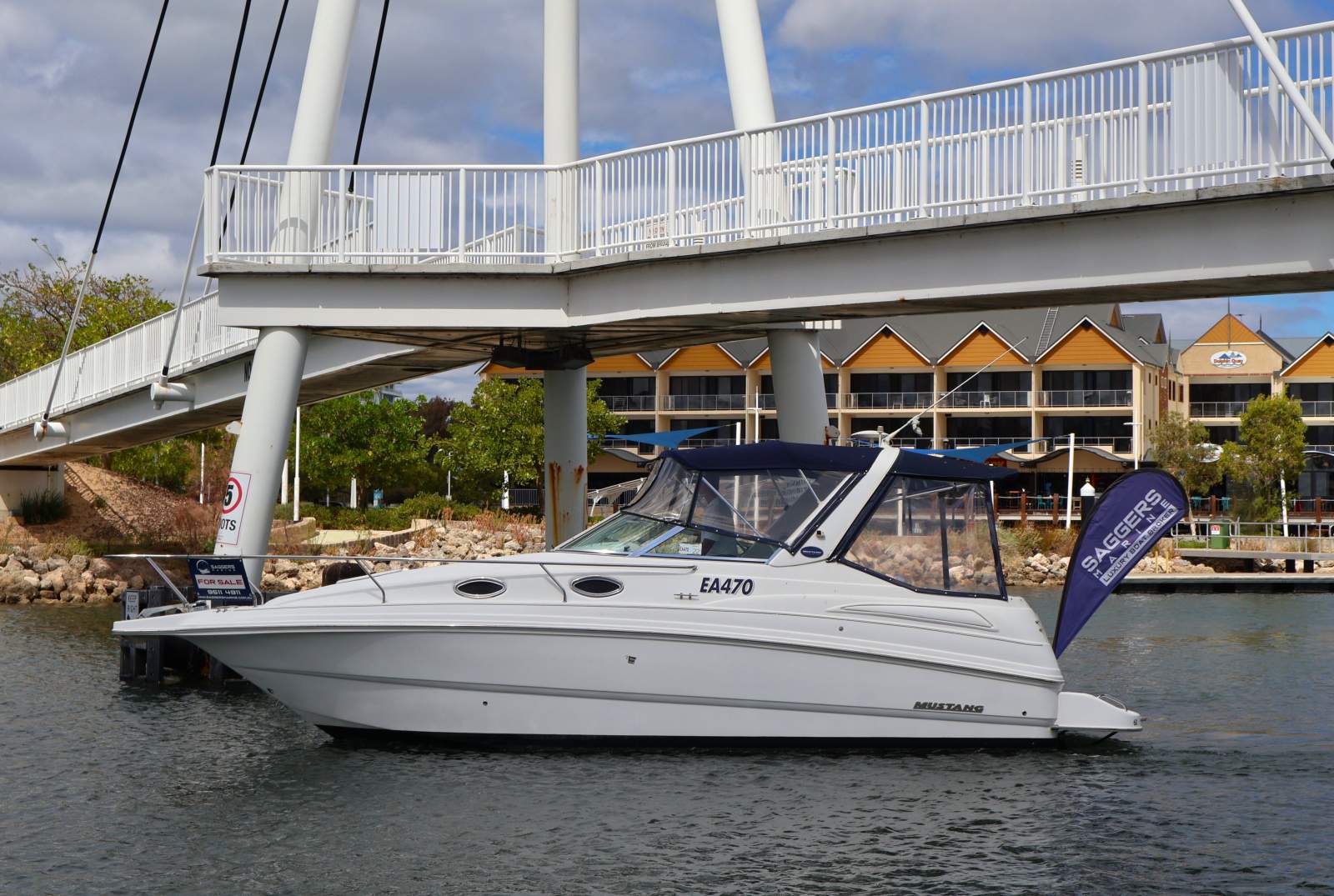 Mustang 2800 Sportscruiser - Clean, Tidy & Turnkey Ready!