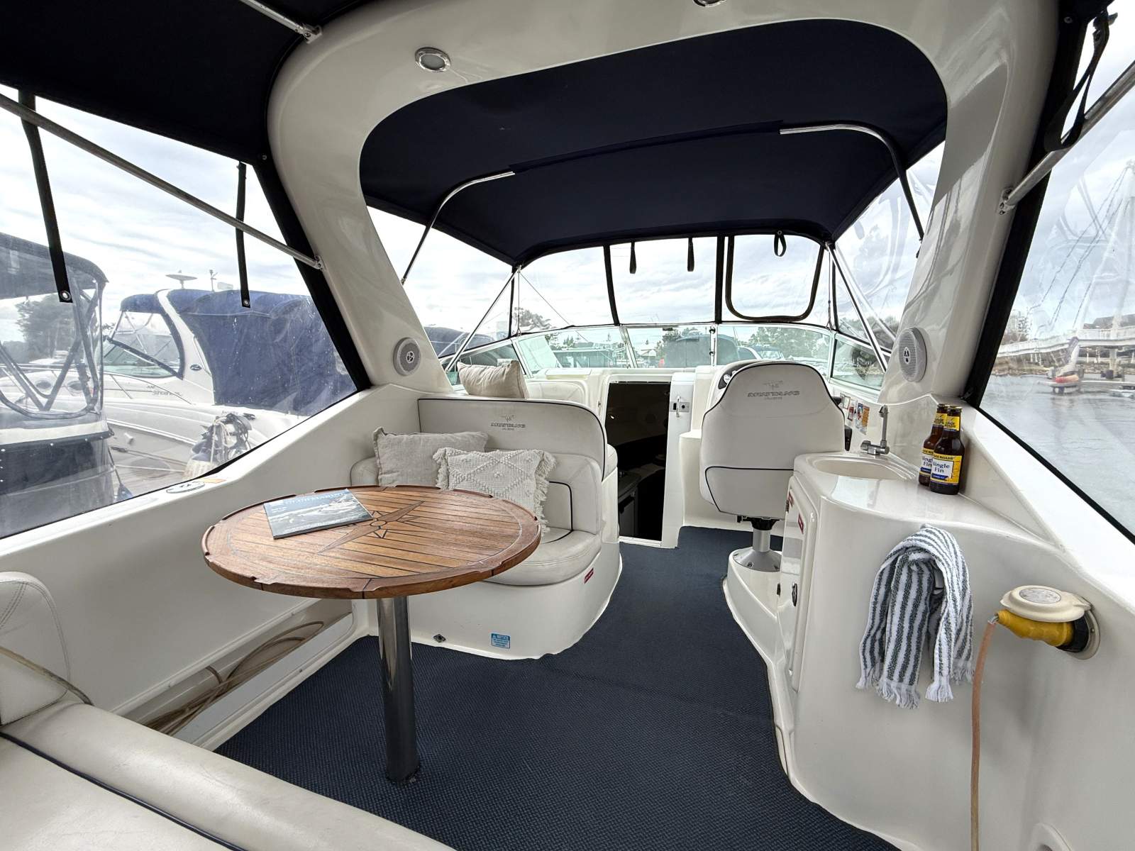 Mustang 2800 Sportscruiser - Clean, Tidy & Turnkey Ready!