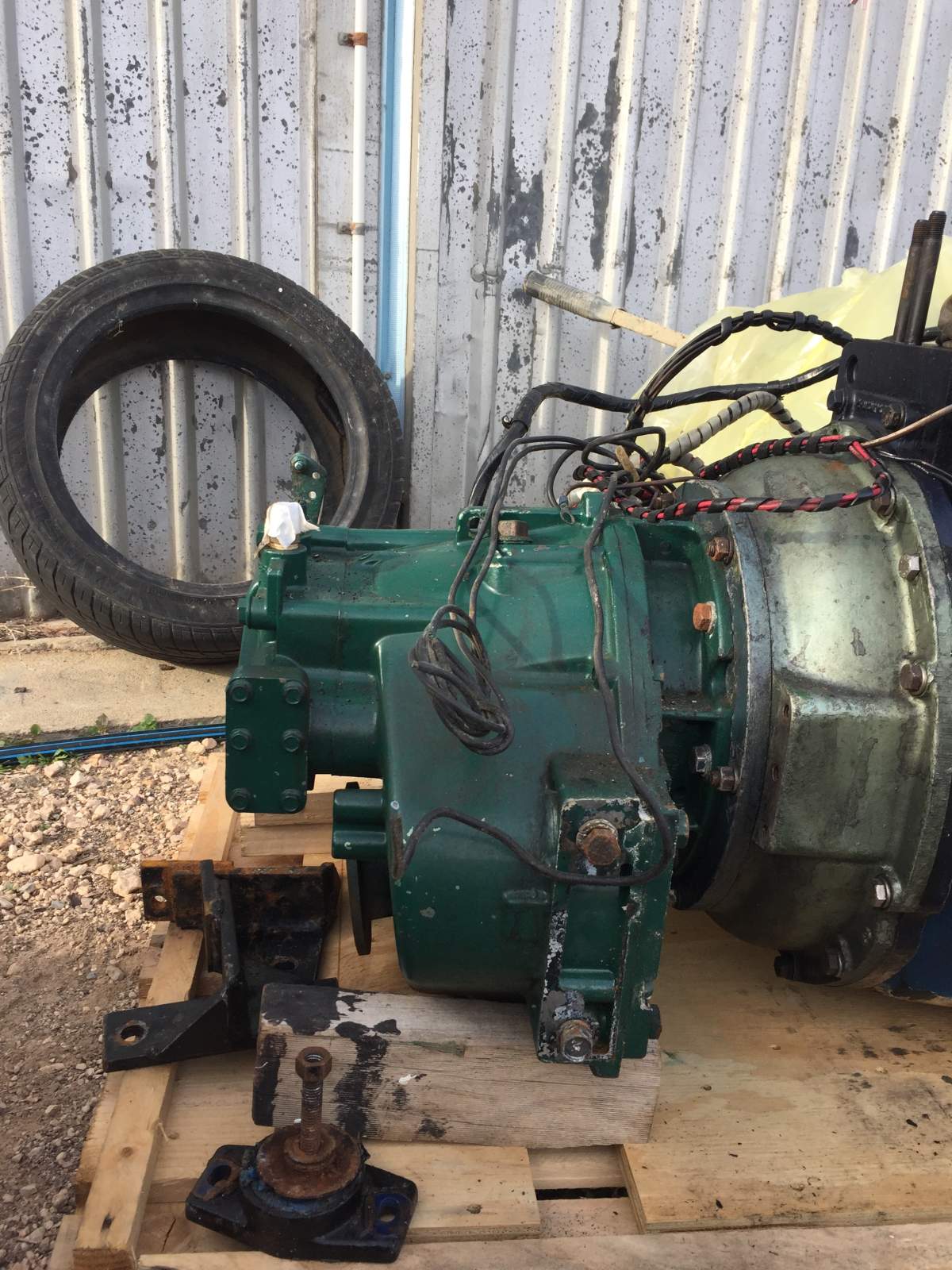 Borg-Warner Transmission + Perkins 4.108 Engine