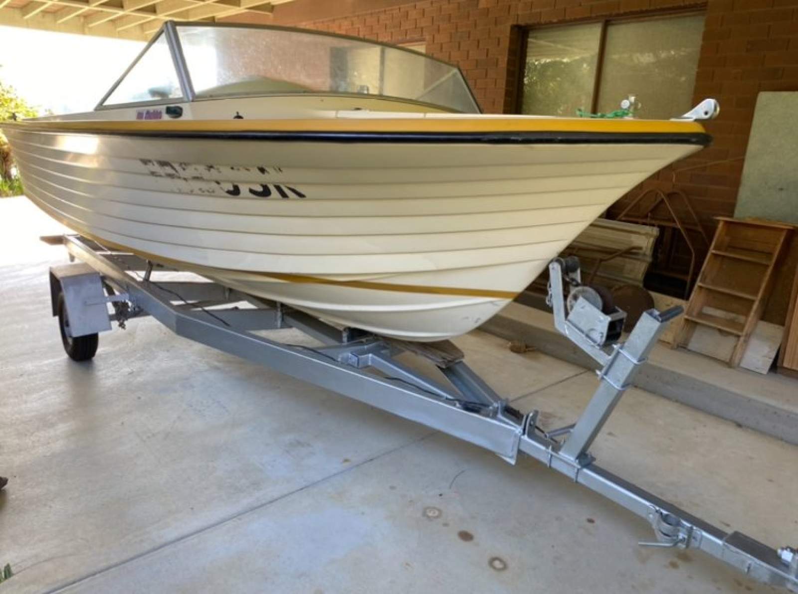 CruiseCraft Raider 166:front left view