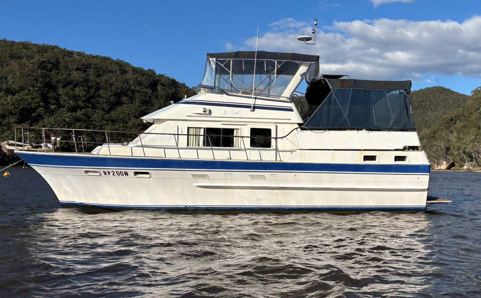 Ranger 40 Flybridge Arft Cabin