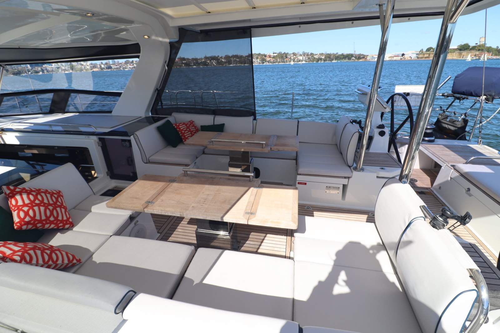 Beneteau Oceanis Yacht 62