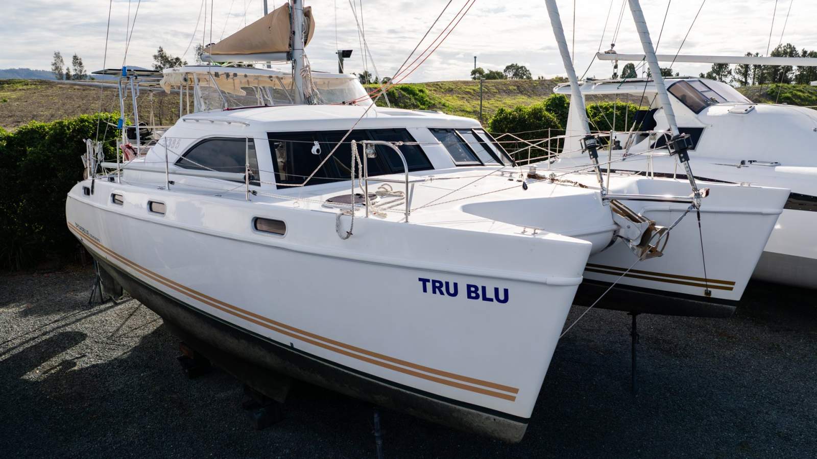 Broadblue Catamarans 385