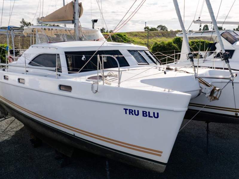 Broadblue Catamarans 385