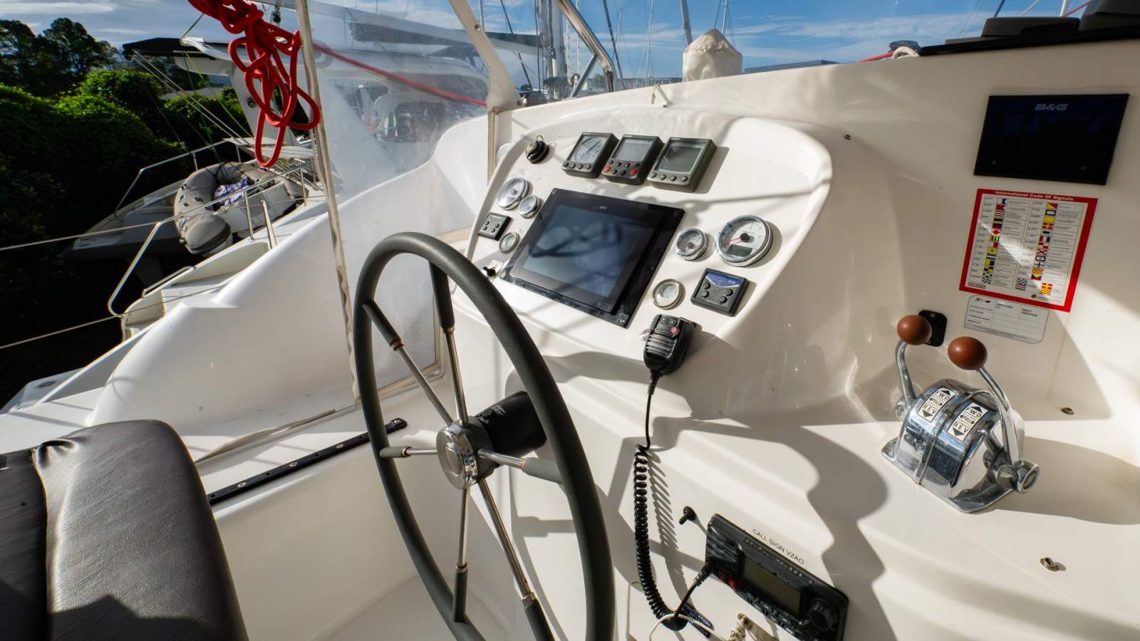 Broadblue Catamarans 385