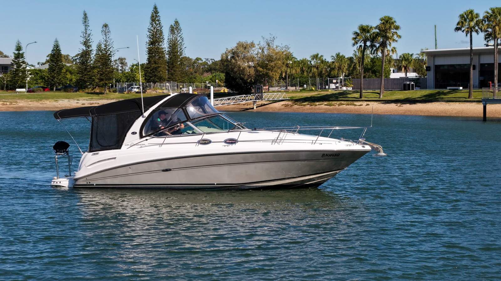 Sea Ray 335 Sundancer