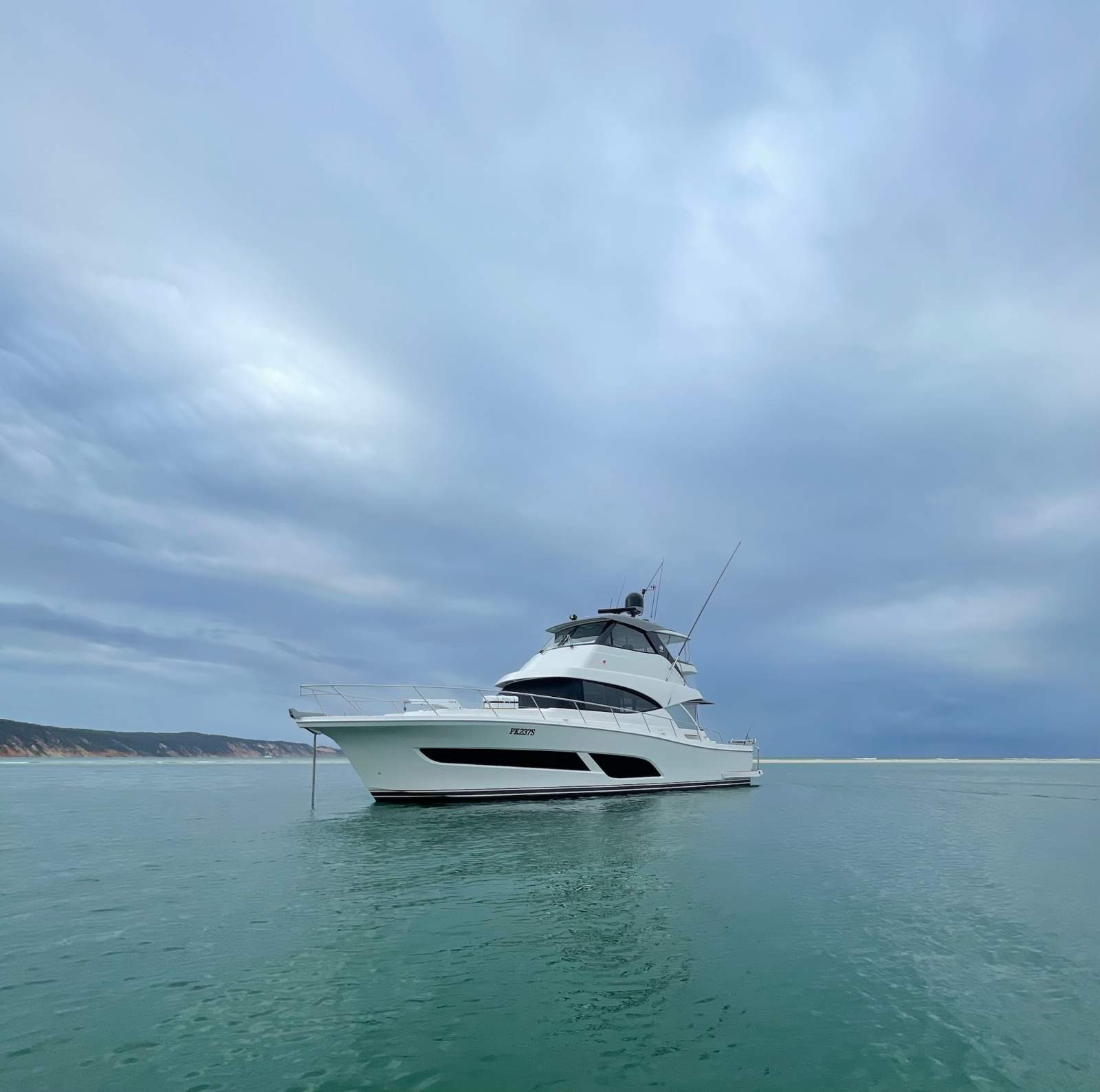 Riviera 50 Sports Motor Yacht Flybridge