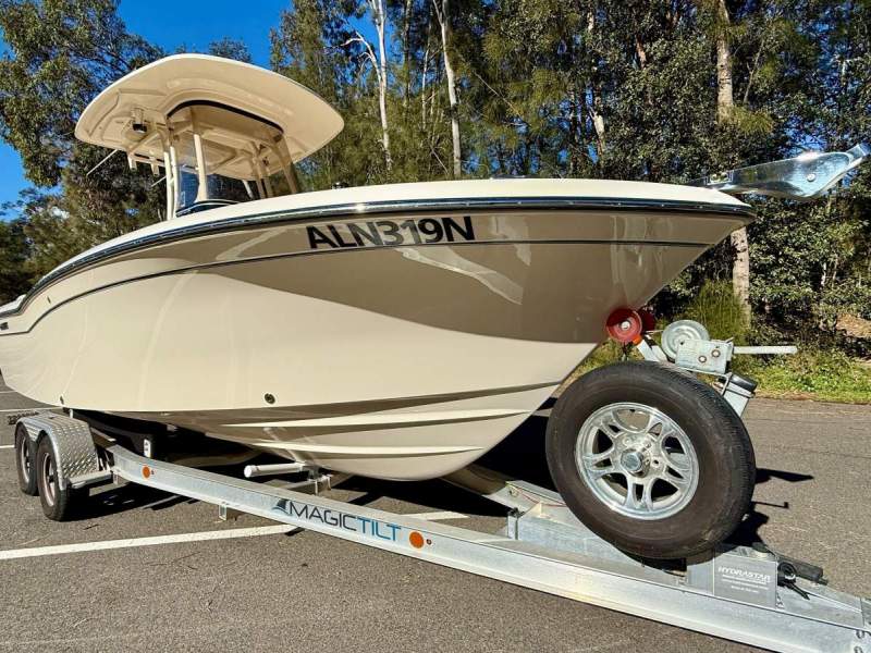 Grady-White Fisherman 216