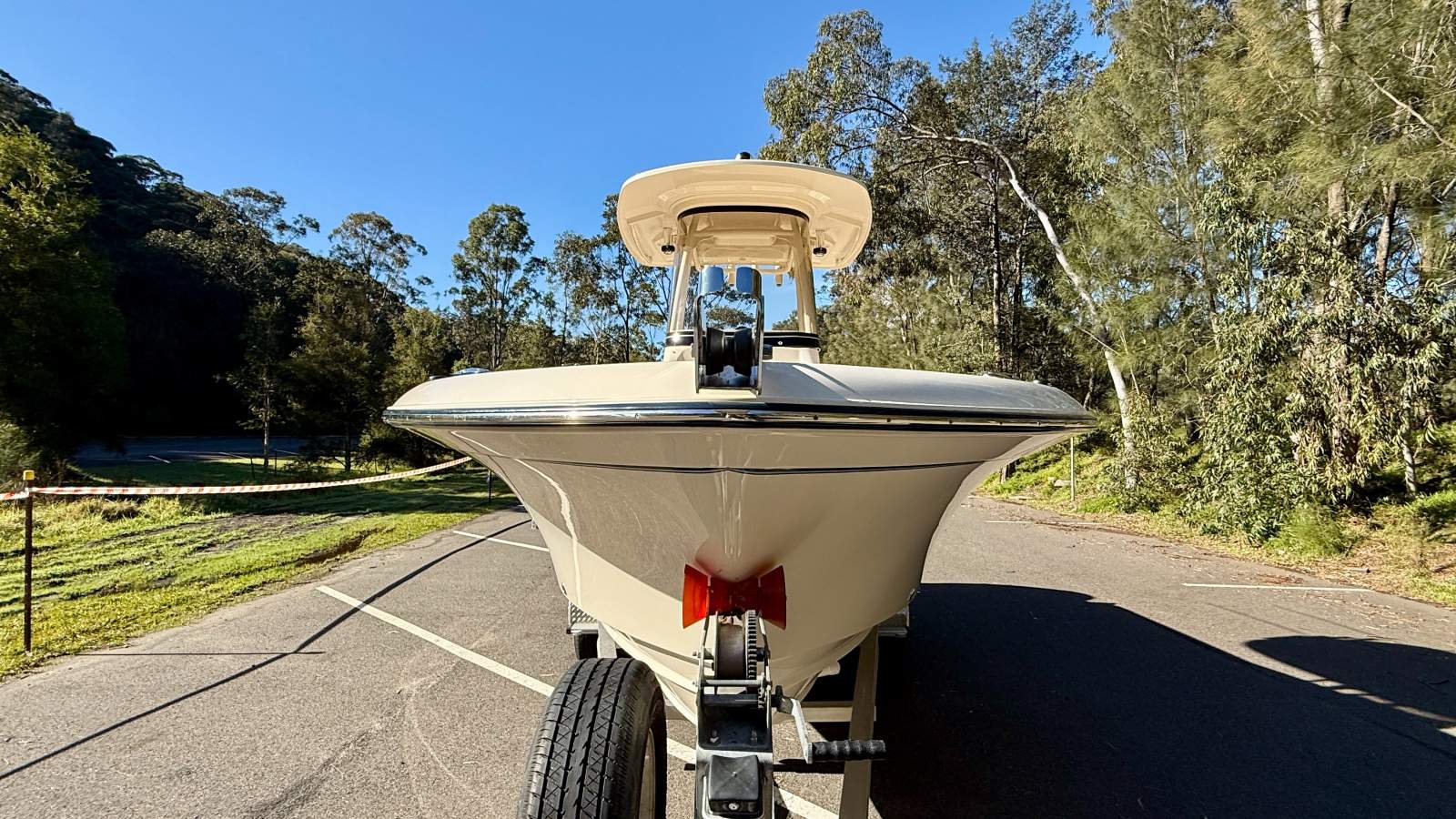 Grady-White Fisherman 216