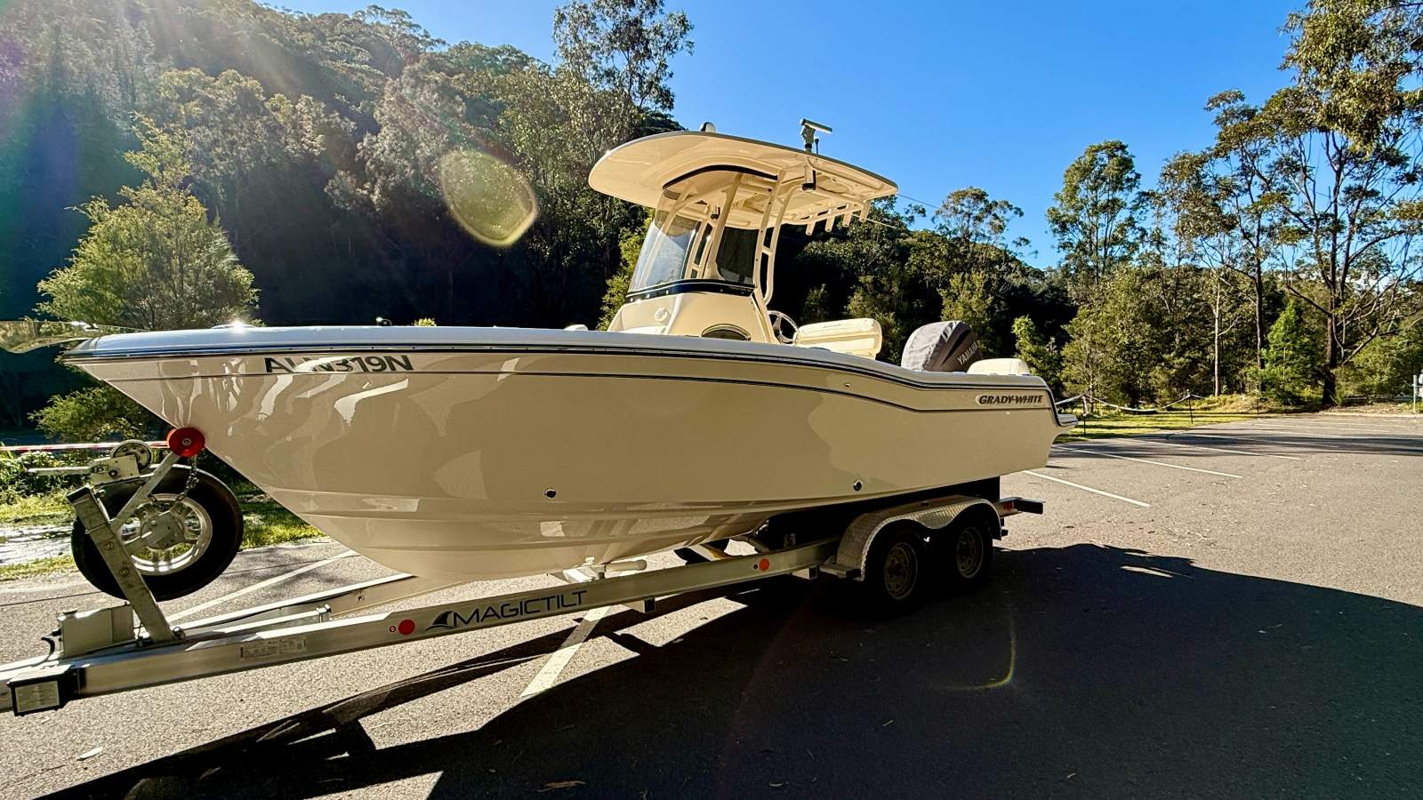 Grady-White Fisherman 216