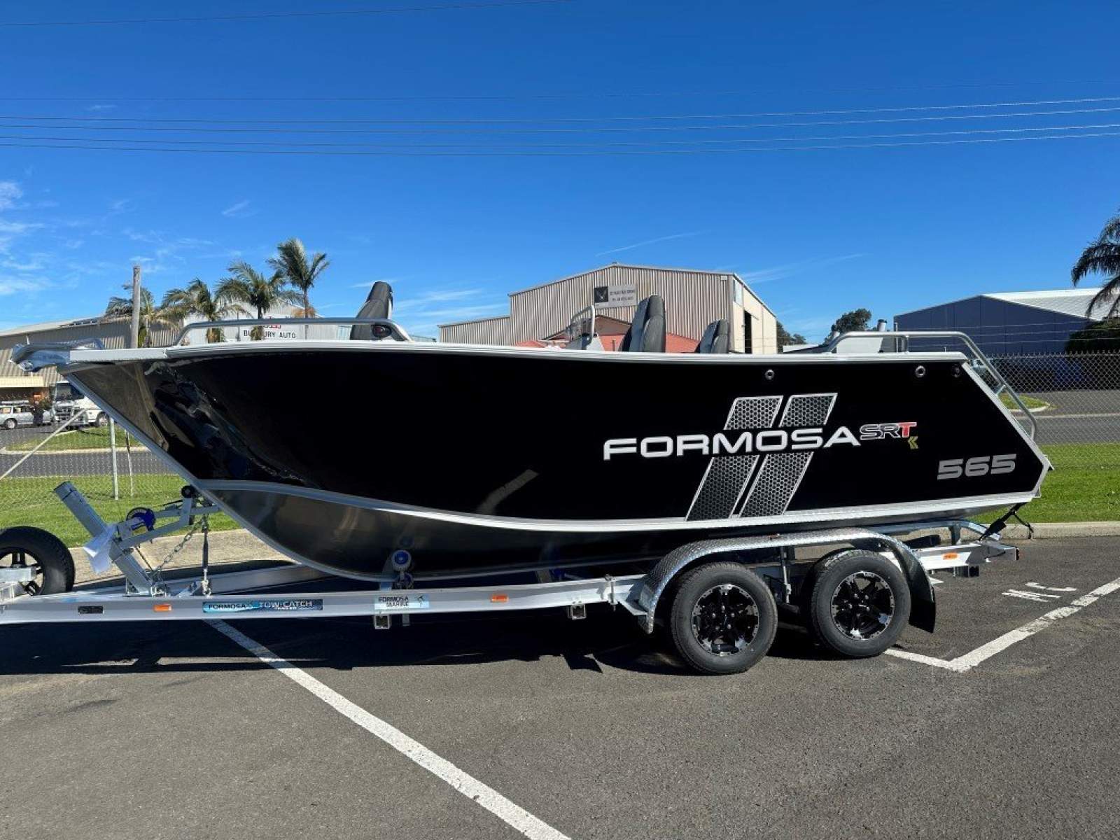 Formosa 565 SRT Side Console