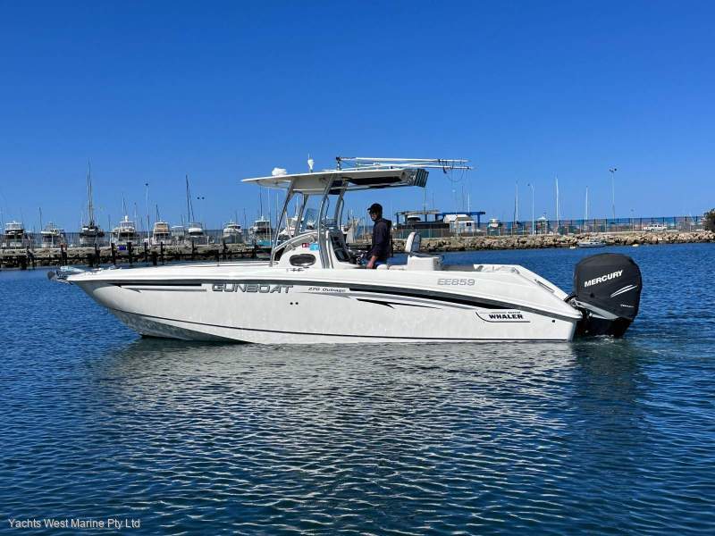 Boston Whaler 270 Outrage