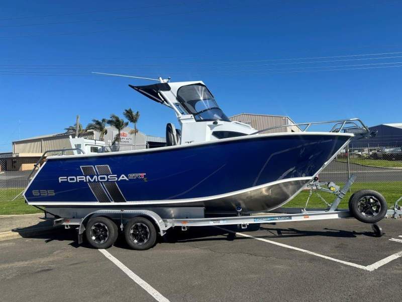 Formosa 635 SRT Centre Cabin