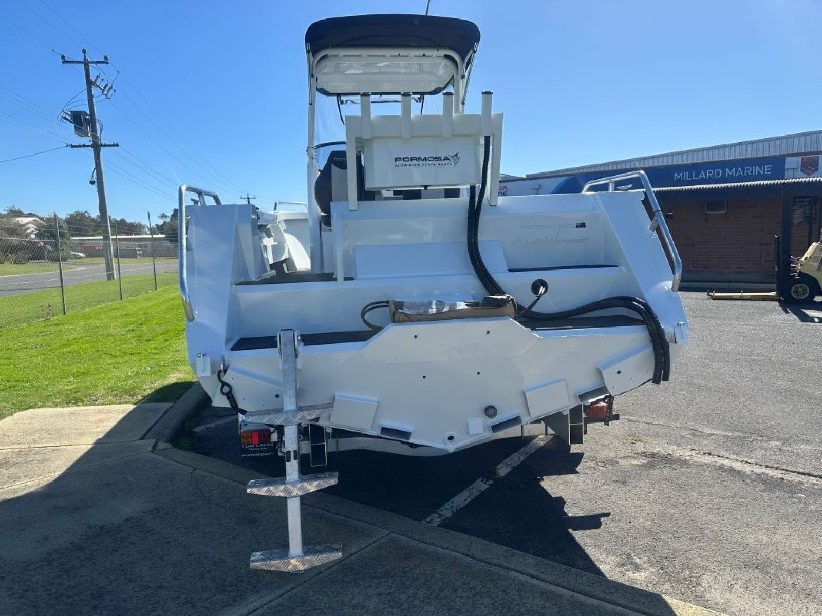 New Formosa 635 SRT Centre Cabin