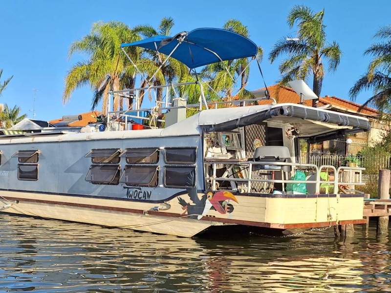 2005 Custom River Cruiser