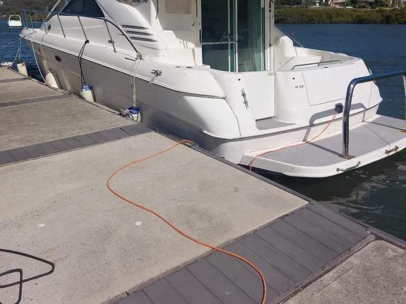 Sea Ray 400 Sedan Bridge Flybridge