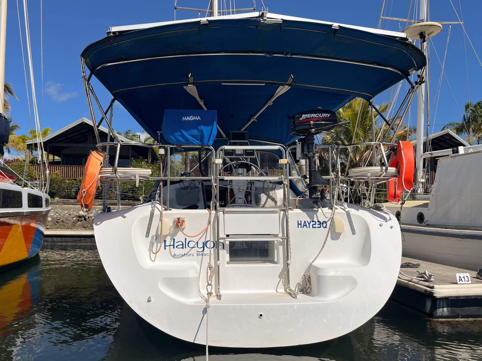 Catalina 320