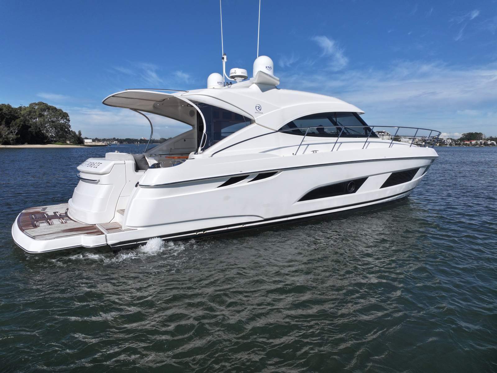 Riviera 4800 Sport Yacht