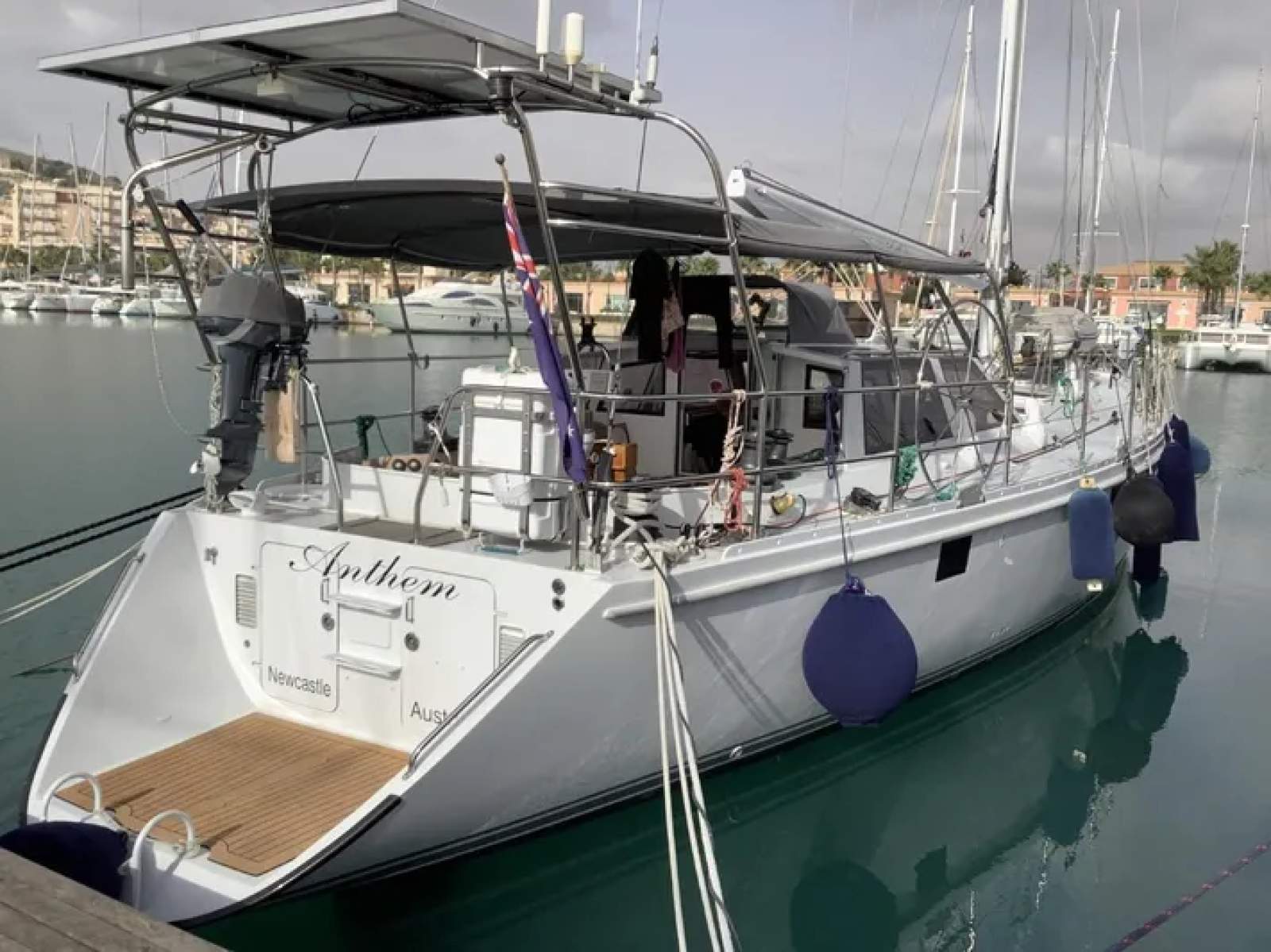 Custom Aluminium Adventure Yacht:Stern