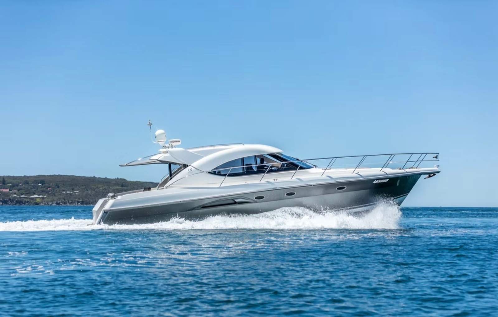 Riviera 5000 Sport Yacht Series 1