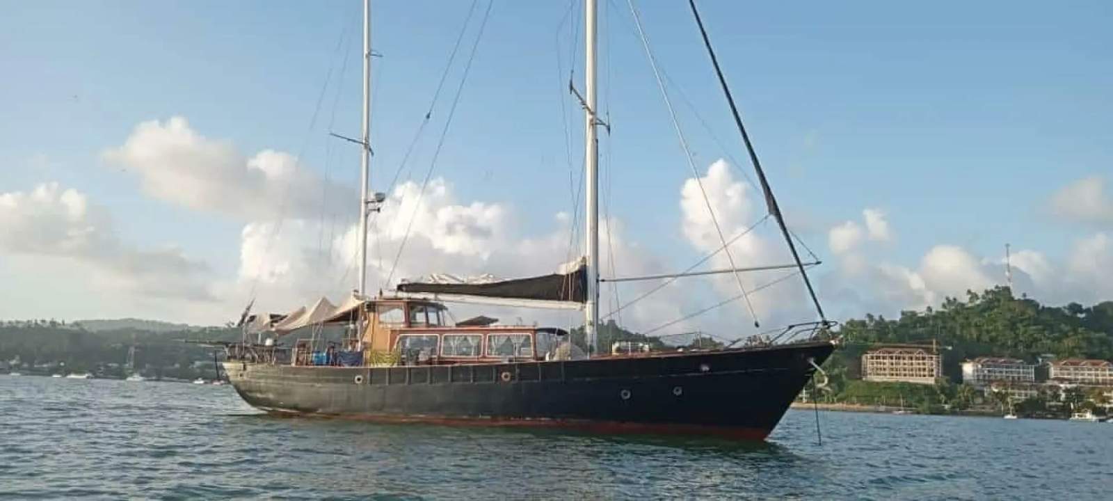 Lux Custom Boats 66