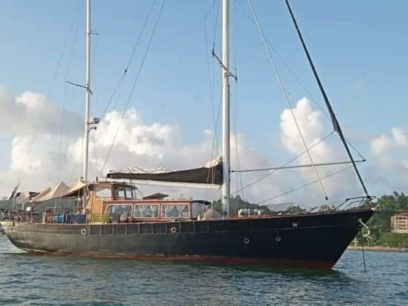 Lux Custom Boats 66