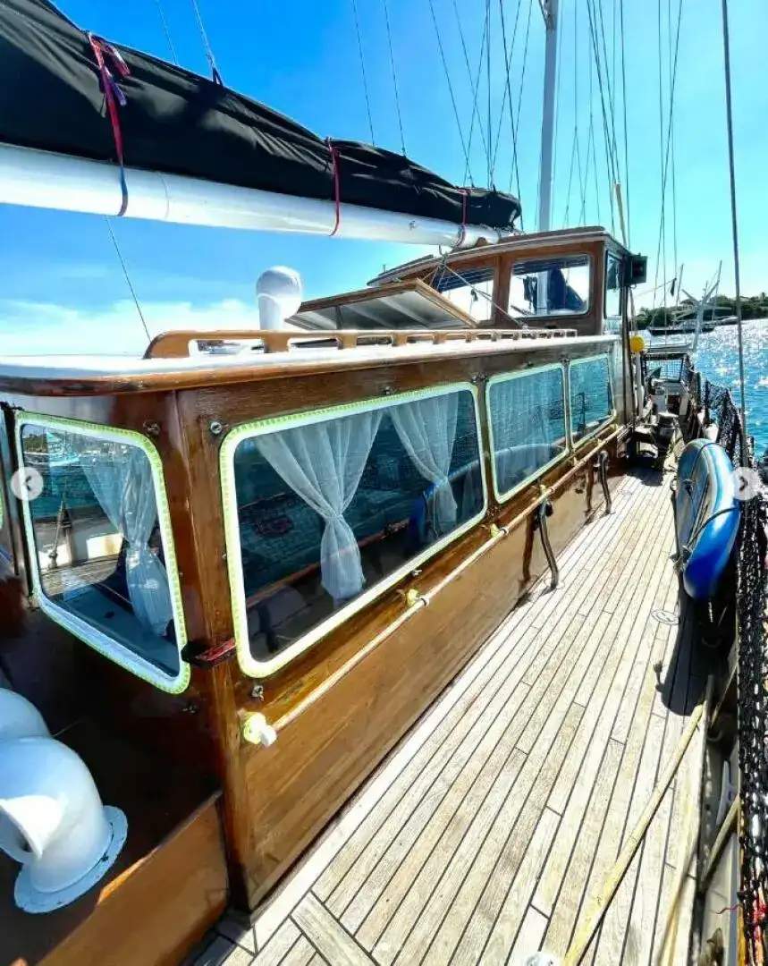 Lux Custom Boats 66