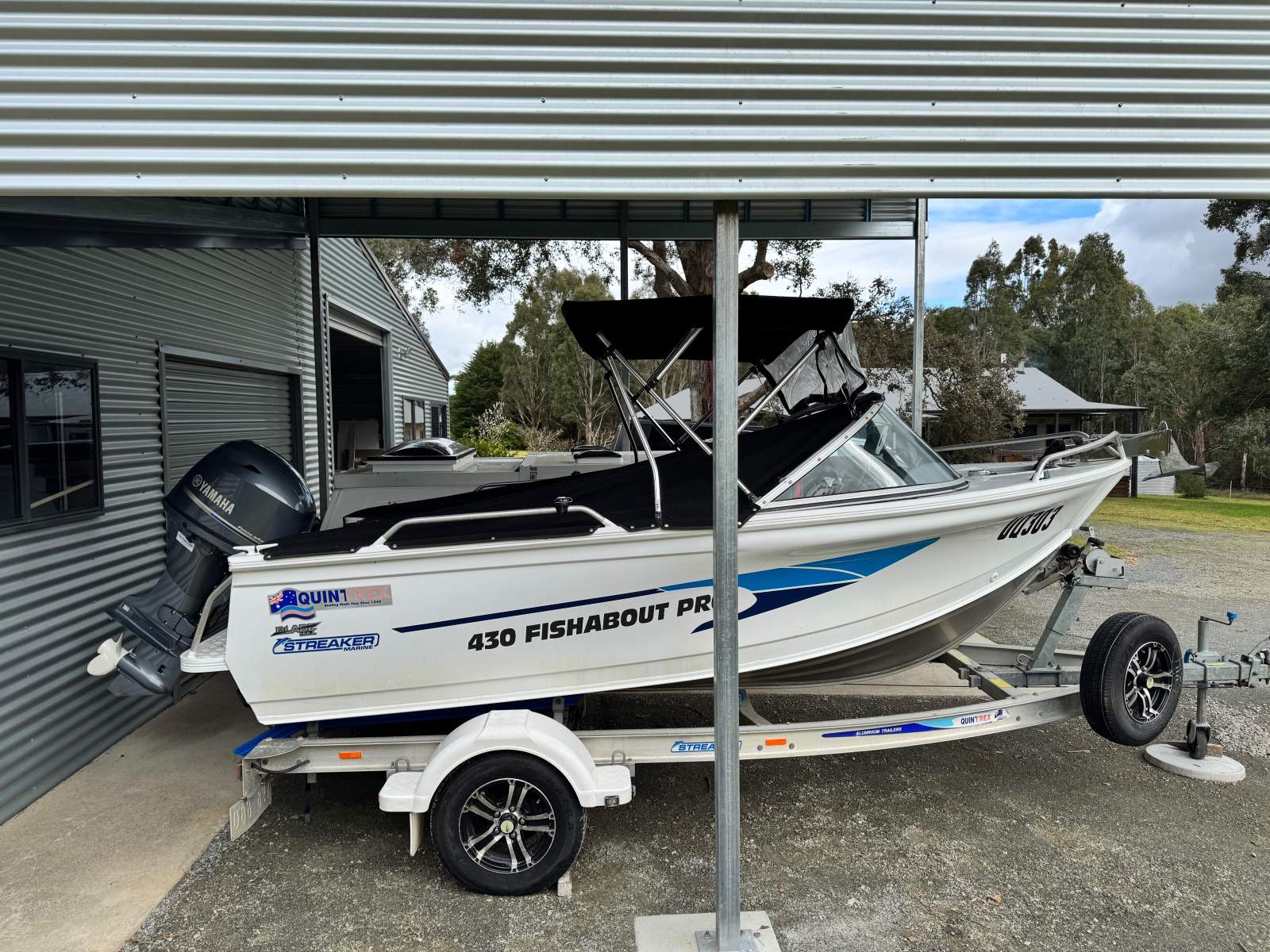 Quintrex 430 Fishabout Yamaha 60hp 4 stroke