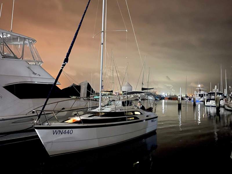 Macgregor 26M - 26 foot motor sailer